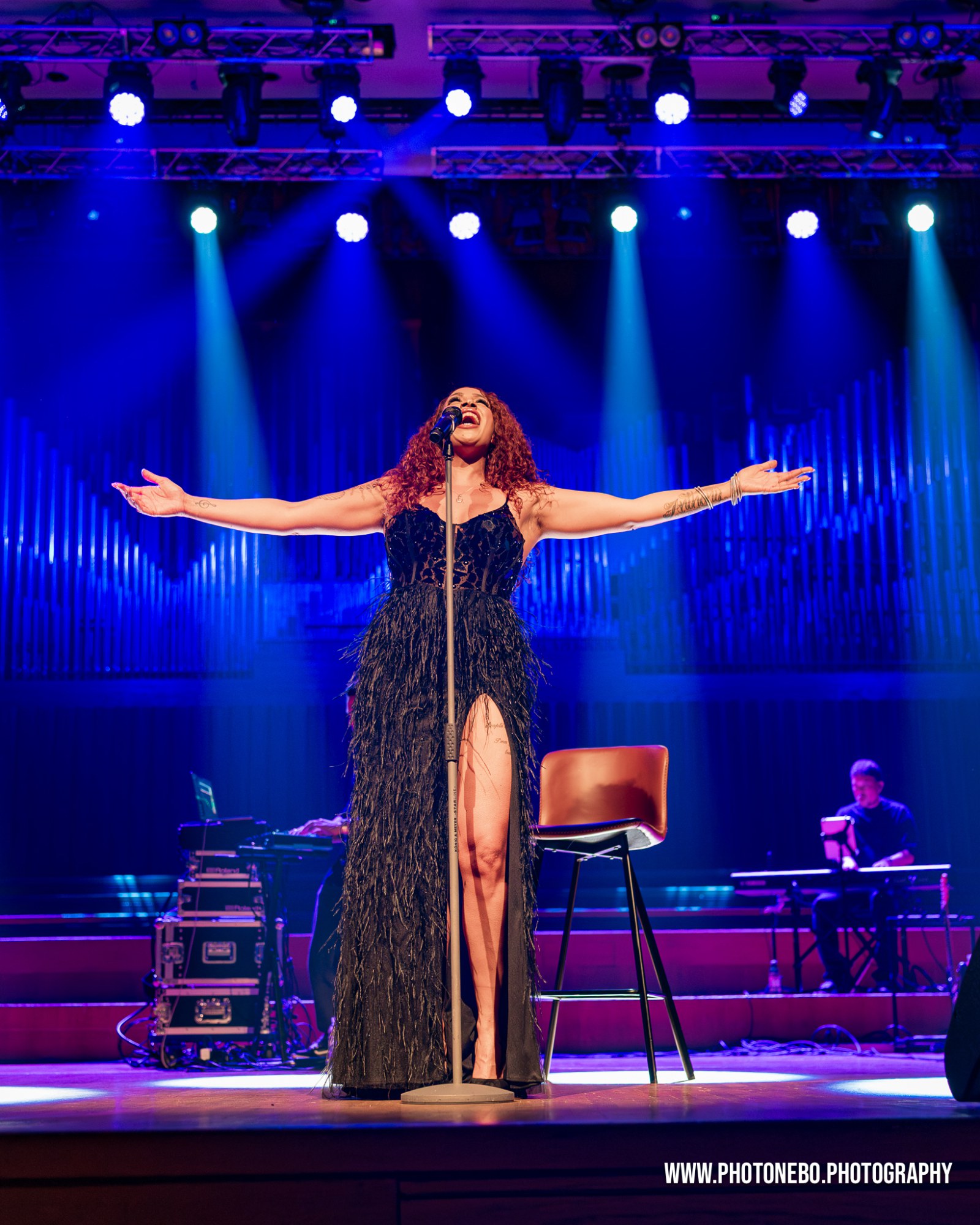 Glennis Grace performing Whitney Houston songs live